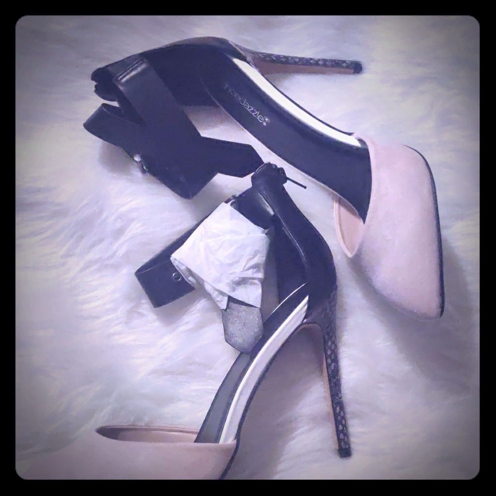 Shoe Dazzel Pump